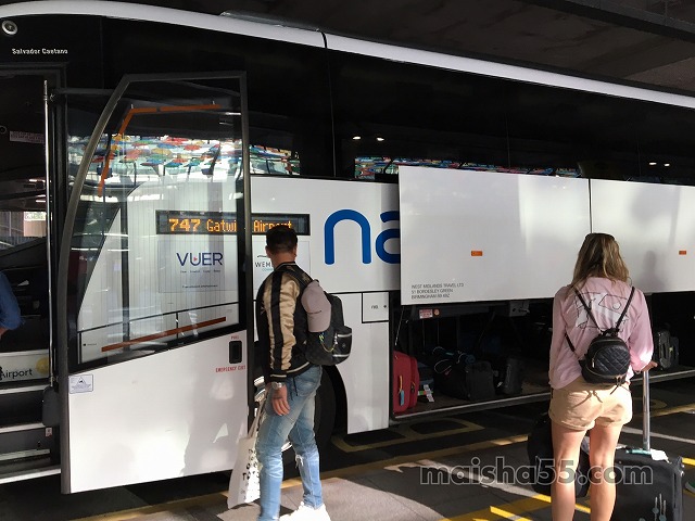 ガトウィック空港行きNational Express(バス)